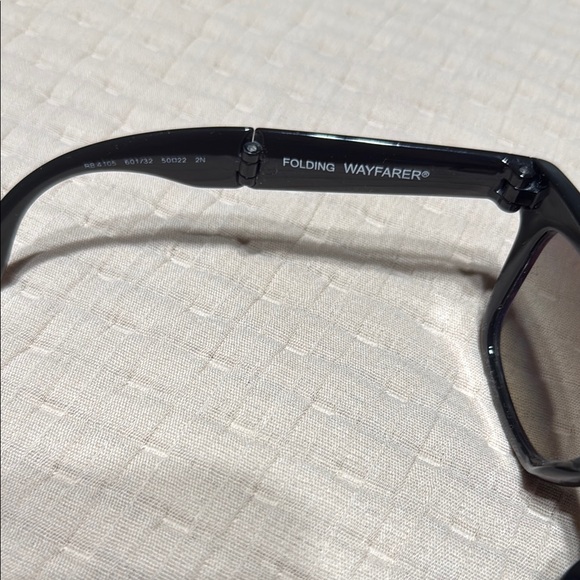 Ray-Ban Black Folding Wayfarer Sunglasses - Picture 6 of 7